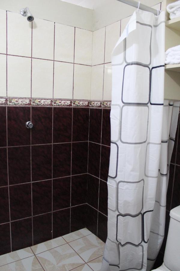 La Suite De Petita'S Inn Pucallpa Bagian luar foto